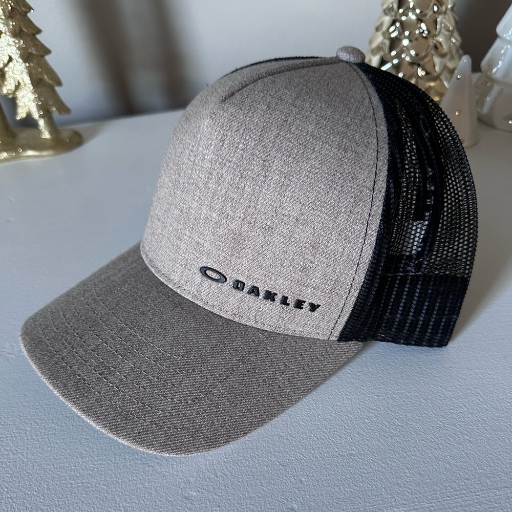 Oakley Hat